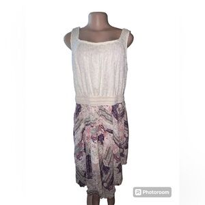 Pretty Floral Dress  in a size 2XL. Floral printed dress